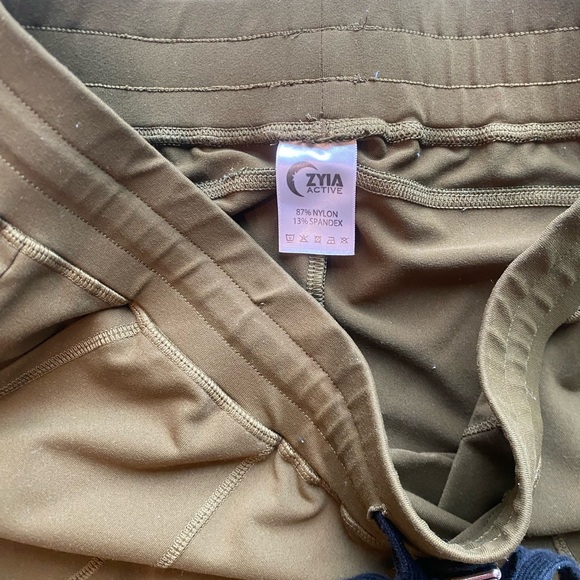 Zyia Active Olive Unwind Joggers - Picture 4 of 6